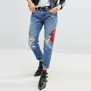 Levi's 501 T Tapered embroidered mom jean - UO